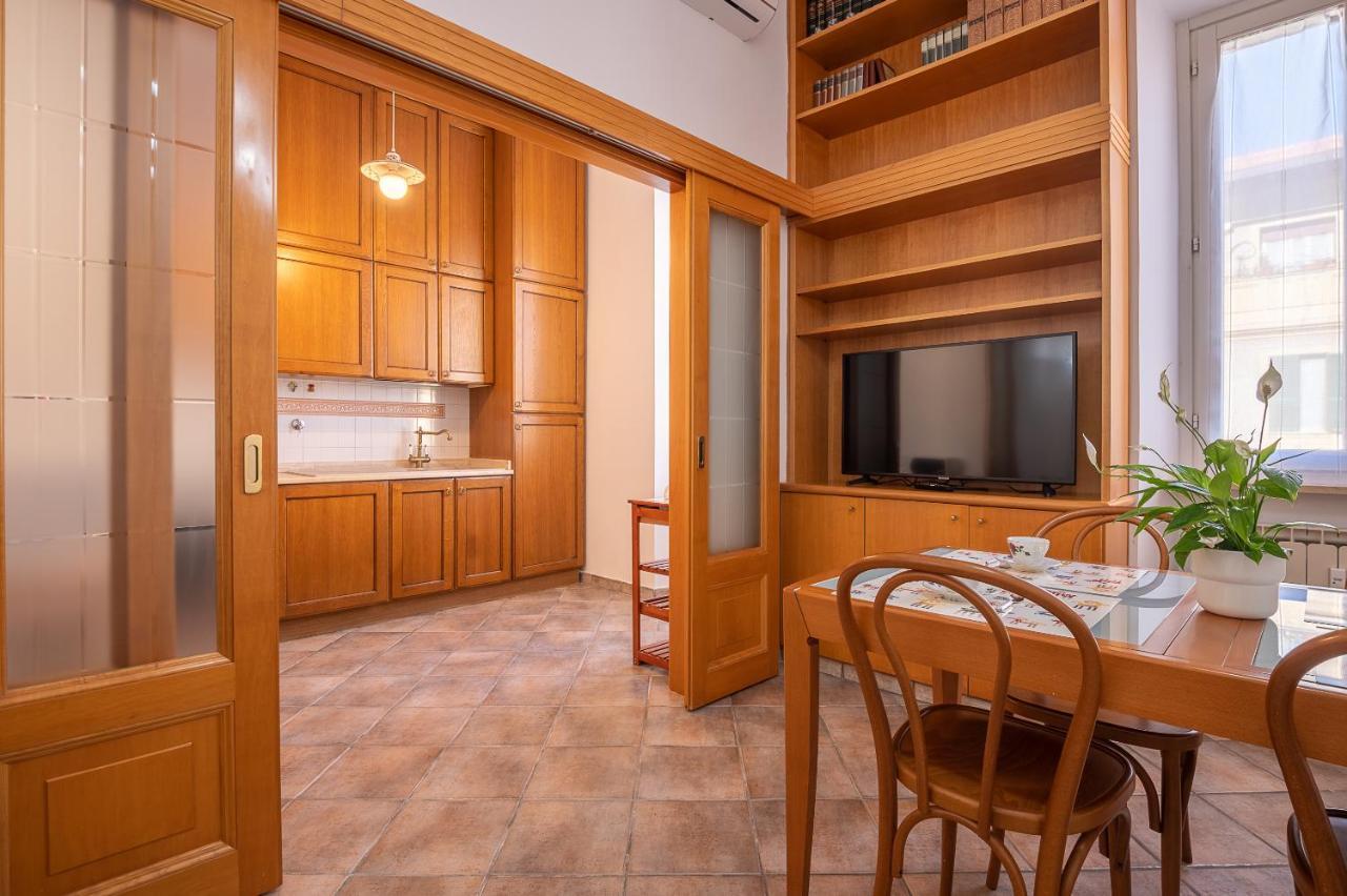 Cesare Vatican Museums Apartment Rom